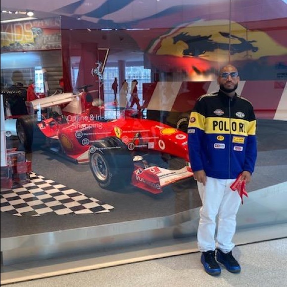 Meet your Posher, Ivan - Picture 1 of 17